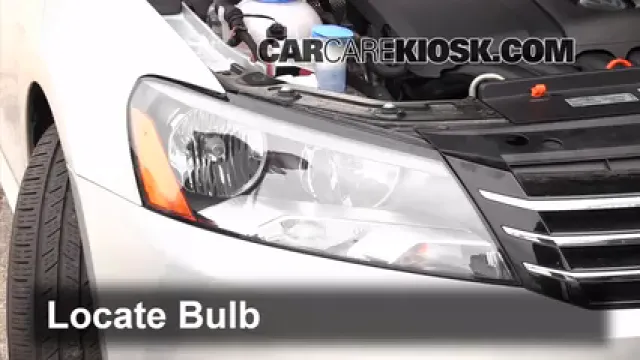 2012 Volkswagen Passat S 2.5L 5 Cyl. Sedan (4 Door) Luces Luz de carretera (reemplazar foco) 